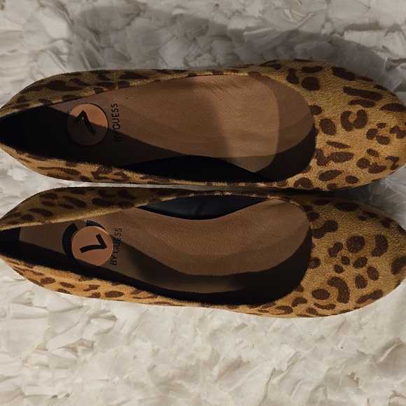 G by Guess Women's Size 7 Tan Leopard Print Platform Heels - Picture 7 of 8